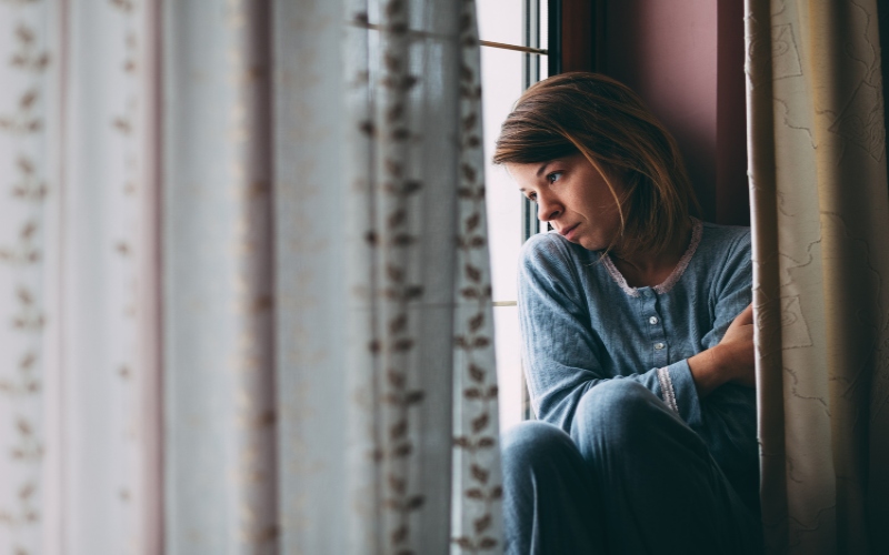 أسباب الاكتئاب النفسي وأعراضه وعلاجه
